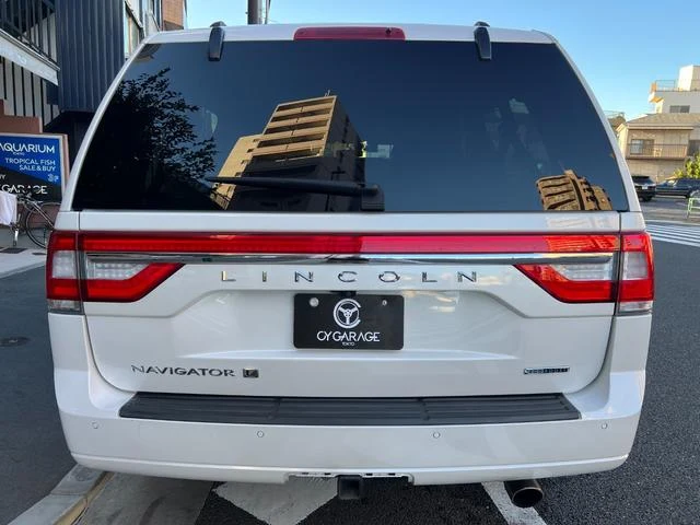 Lincoln NAVIGATOR 9