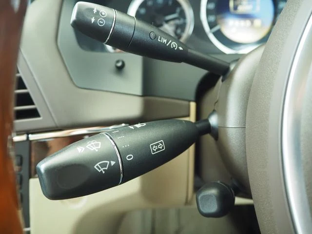 MERCEDES BENZ E-CLASS 12