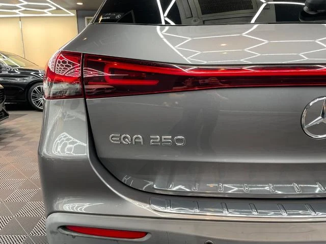 MERCEDES BENZ EQA 39