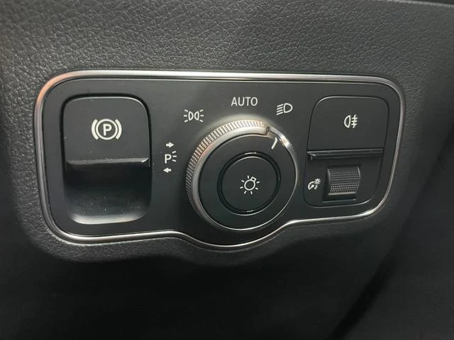 MERCEDES BENZ EQA 28
