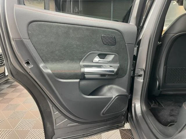 MERCEDES BENZ EQA 12