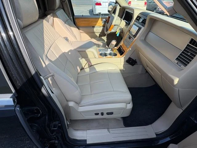 Lincoln NAVIGATOR 8