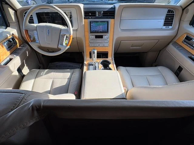 Lincoln NAVIGATOR 9