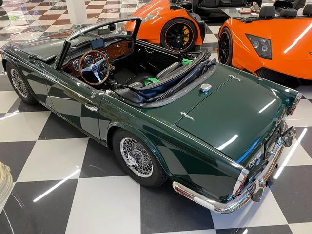 Triumph TR-4 4