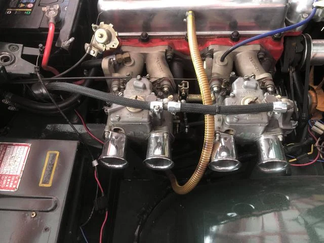 Triumph TR-4 30