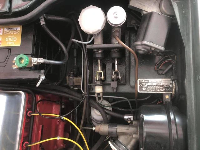 Triumph TR-4 35