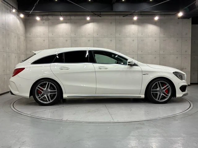 MERCEDES AMG CLA-CLASS 9