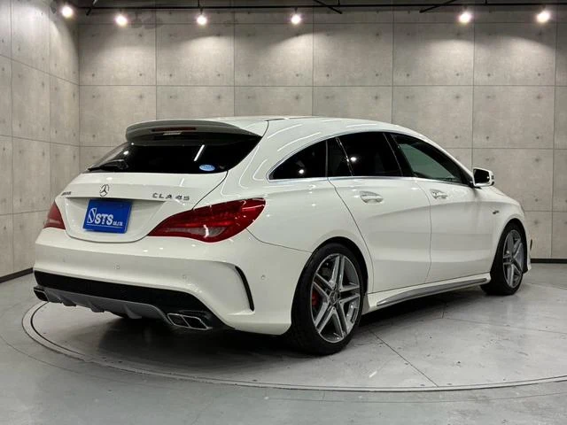 MERCEDES AMG CLA-CLASS 10
