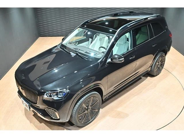 MERCEDES MAYBACH GLS 8