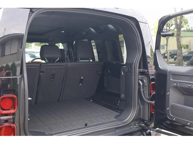 Land Rover DEFENDER 72