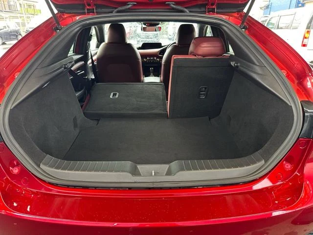 Mazda MAZDA3 36