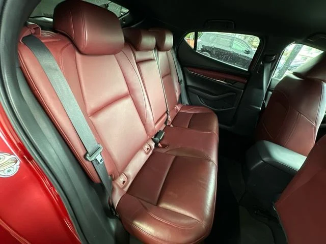 Mazda MAZDA3 11