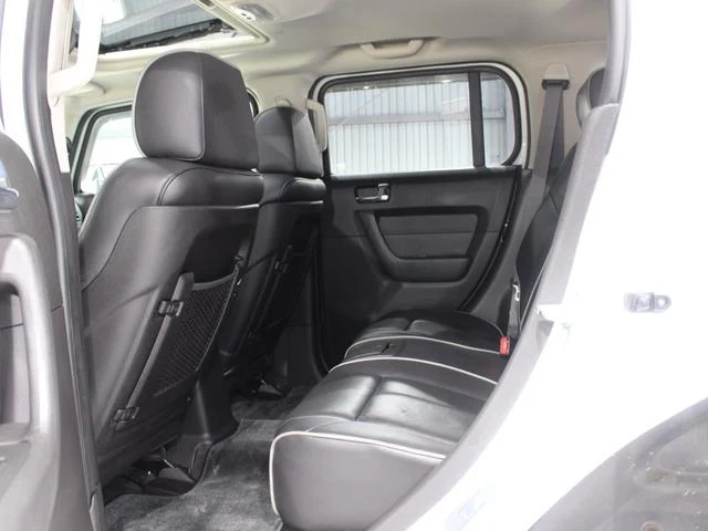 Hummer H3 8