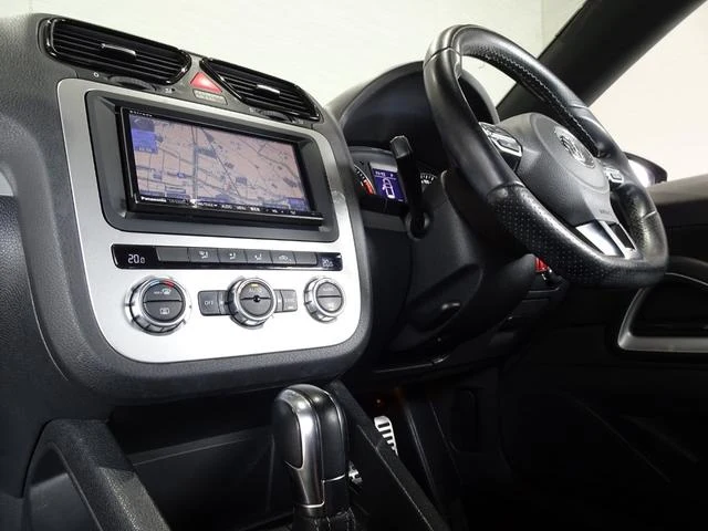 Volkswagen SCIROCCO 13