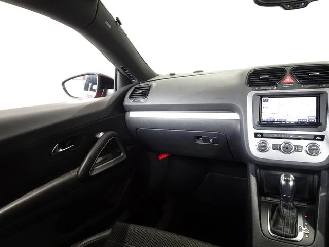 Volkswagen SCIROCCO 11