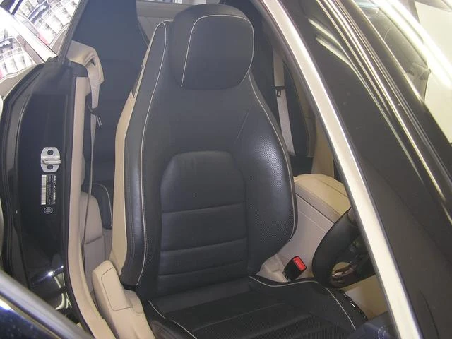MERCEDES BENZ E-CLASS 11