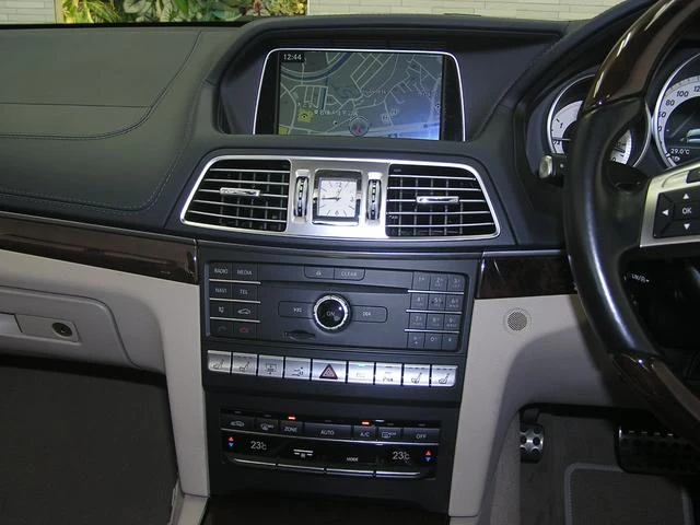 MERCEDES BENZ E-CLASS 23