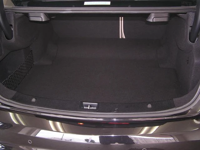MERCEDES BENZ E-CLASS 21