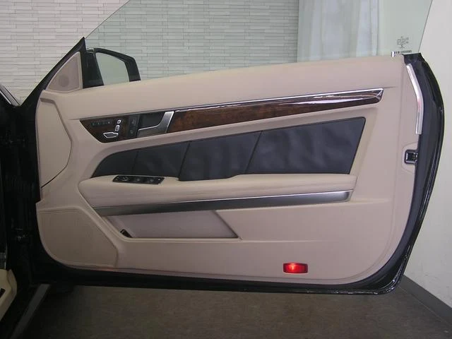 MERCEDES BENZ E-CLASS 44