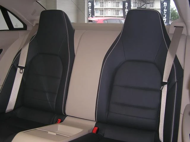 MERCEDES BENZ E-CLASS 40