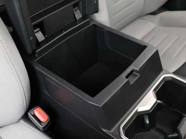 AMERICA TOYOTA TACOMA 68