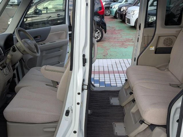 Mazda FLAIR 28