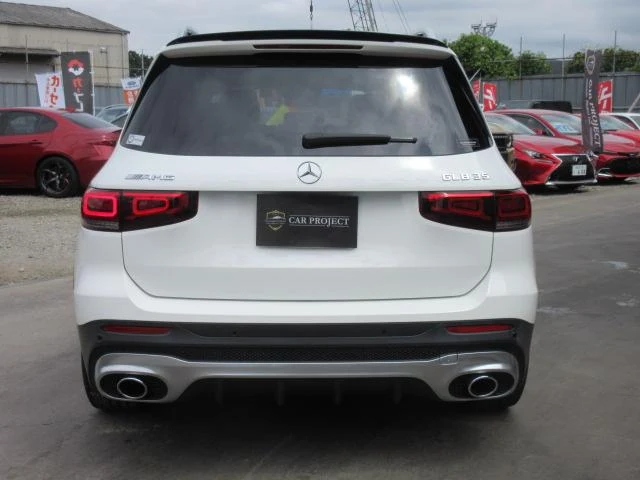 MERCEDES AMG GLB 10