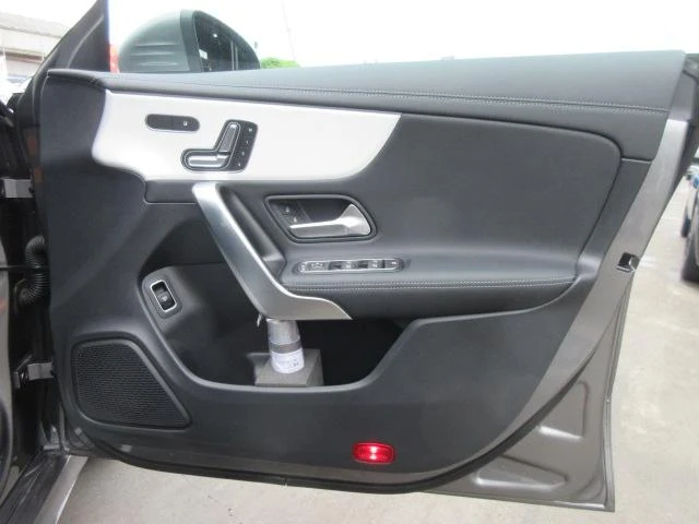 MERCEDES BENZ CLA-CLASS 40