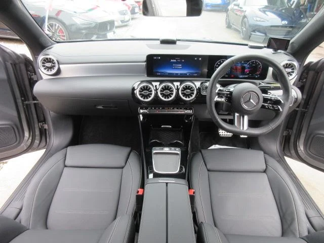 MERCEDES BENZ CLA-CLASS 2