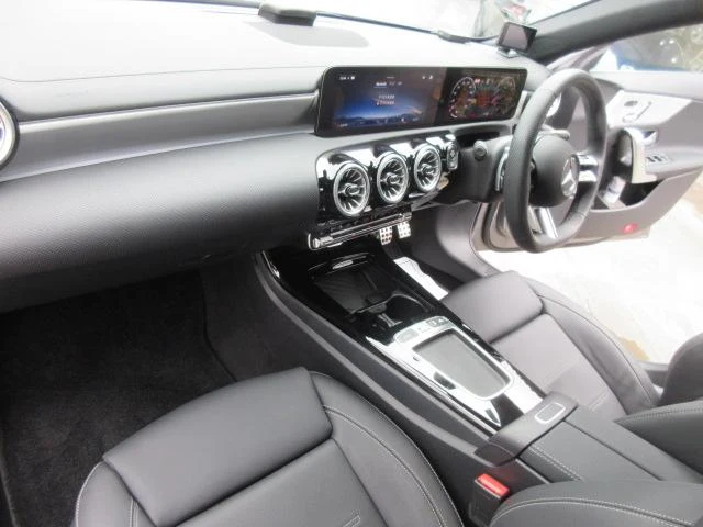 MERCEDES BENZ CLA-CLASS 28