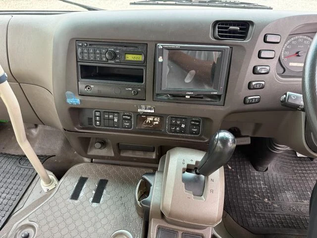Mitsubishi Fuso ROSA 17