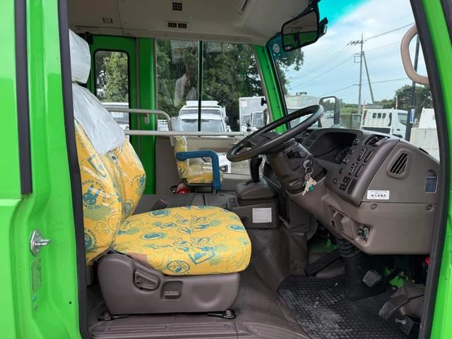Mitsubishi Fuso ROSA 12