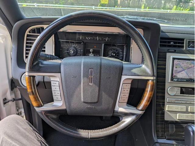 Lincoln NAVIGATOR 31