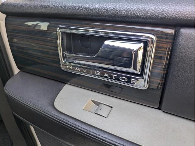 Lincoln NAVIGATOR 30