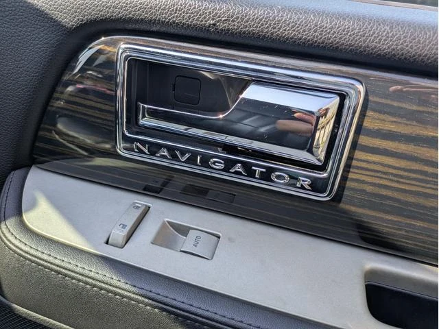 Lincoln NAVIGATOR 37