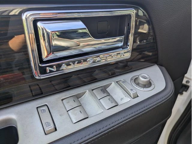 Lincoln NAVIGATOR 25