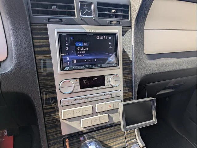 Lincoln NAVIGATOR 26