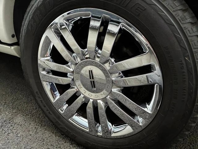 Lincoln NAVIGATOR 9