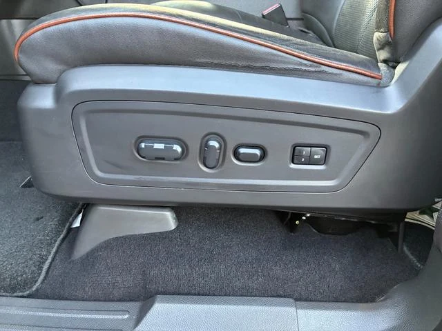 Lincoln NAVIGATOR 28