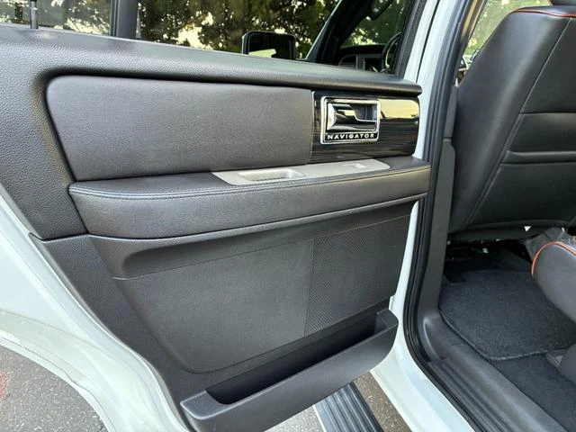 Lincoln NAVIGATOR 24