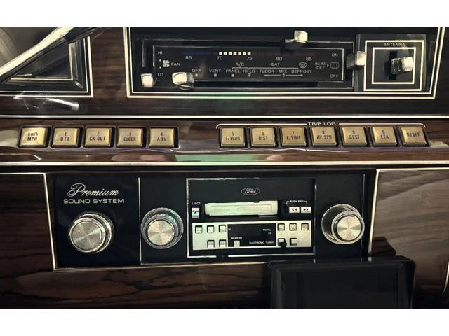 Lincoln MARK VI 16