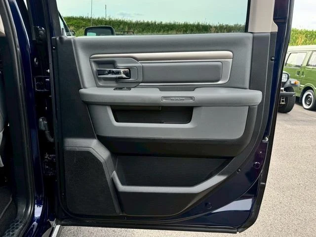 Dodge RAM 35