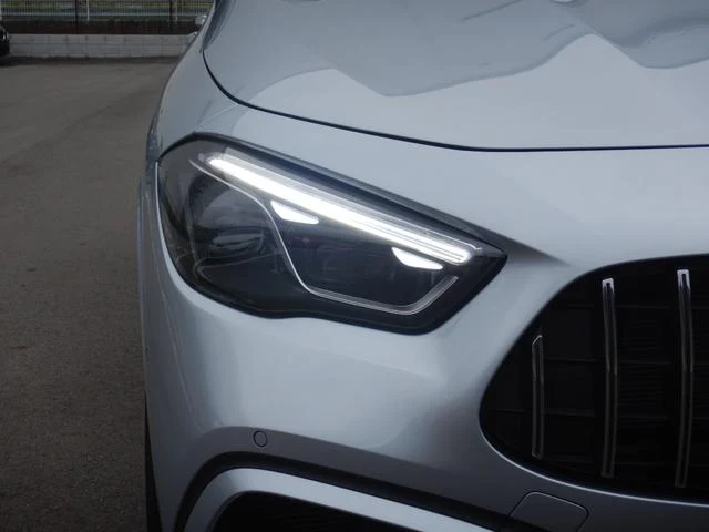 MERCEDES AMG GLA-CLASS 31