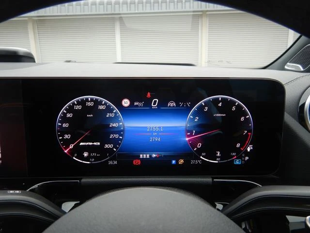 MERCEDES AMG GLA-CLASS 10