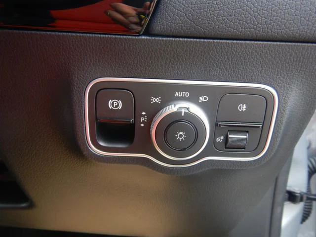 MERCEDES AMG GLA-CLASS 43