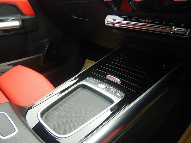 MERCEDES AMG GLA-CLASS 12