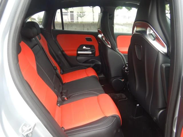 MERCEDES AMG GLA-CLASS 13