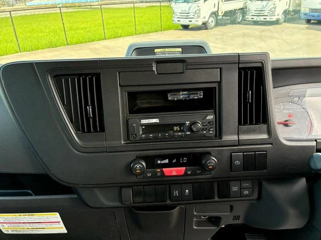 Isuzu ELF 36