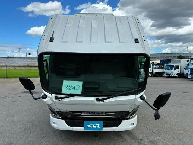 Isuzu ELF 10