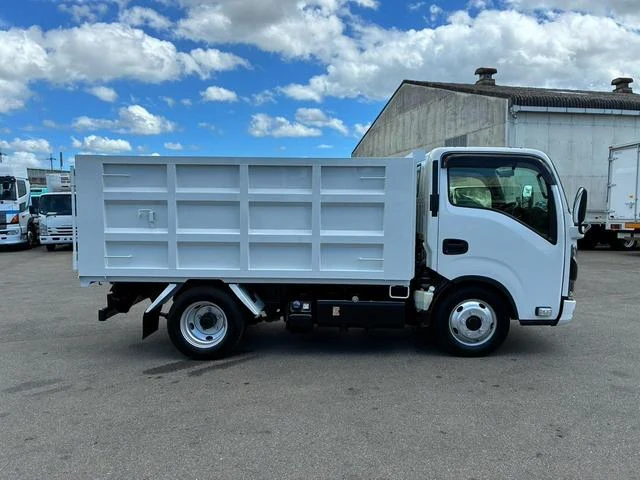 Isuzu ELF 9